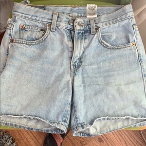 LEVI’s DENIM SHORTS